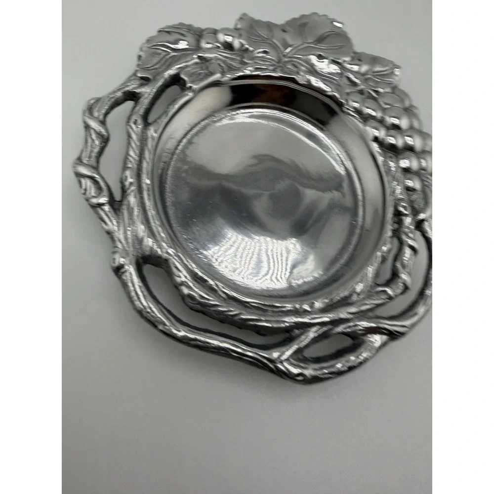 Arthur Court 1992 Grapevine Aluminum Wine Bottle Coaster Silver Tone Barware